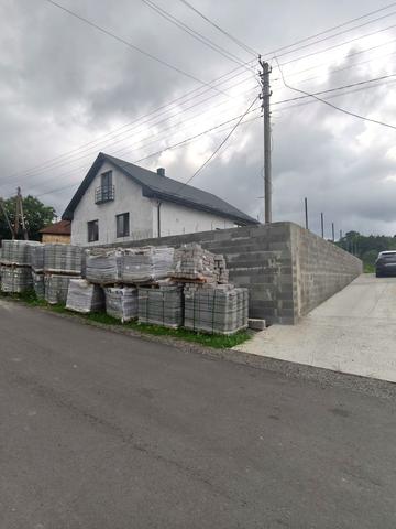 Центральна вул.