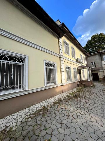 Ніжинська вул., 69