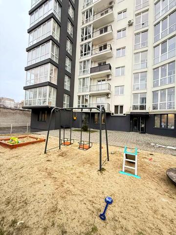 Павела Йозефа Шафарика вул. (), 1