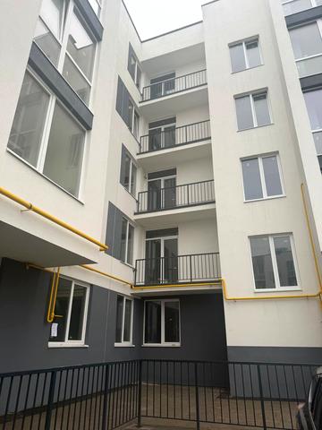 Бережанська вул., 38