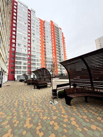 Євгена Чикаленка вул., 50/1