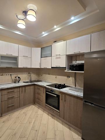 Залізнична вул., 3