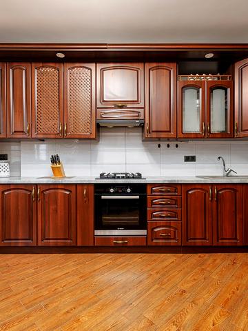 Героїв Майдану вул., 2