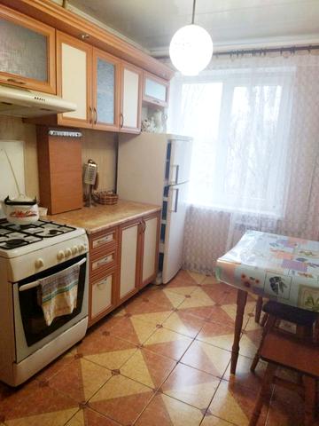 Героїв України просп. (Героїв Сталінграду), 19