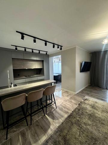 Чорновола вул., 29