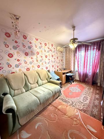 Чарівна вул., 117