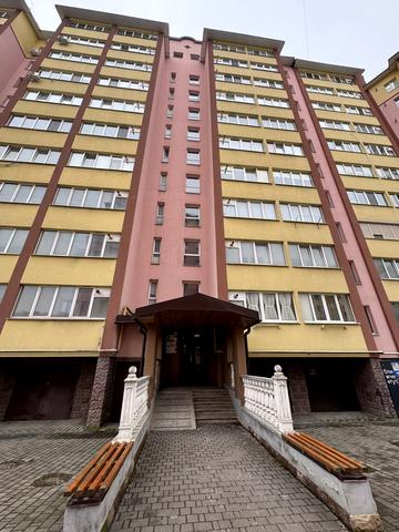 Тролейбусна вул., 24