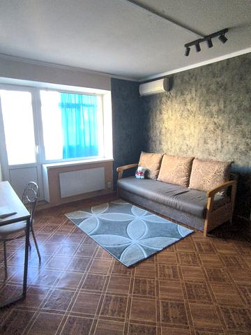 Вокзальна вул., 17