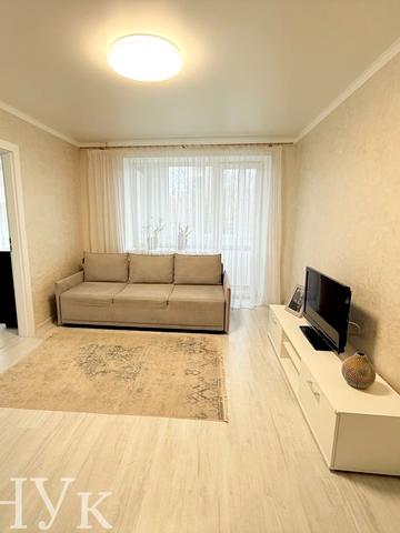 Потебні вул., 48