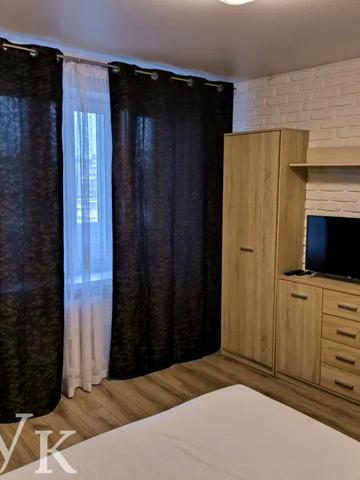 Ветеранів вул. (Артема), 19