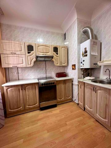 Чорновола, 17