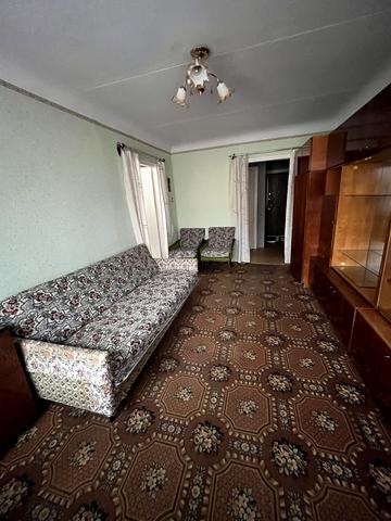 Тролейбусна вул., 12