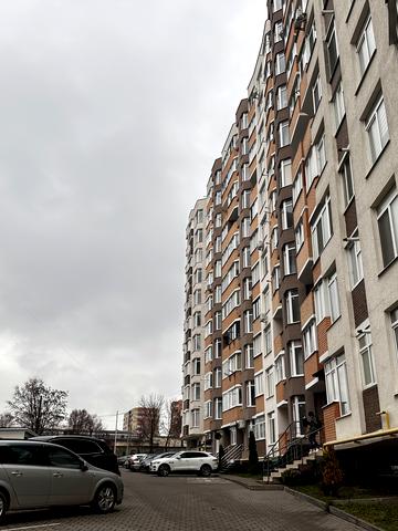 Тролейбусна вул., (Будинок)