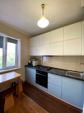 Кулика і Гудачека вул. (Макарова), 44