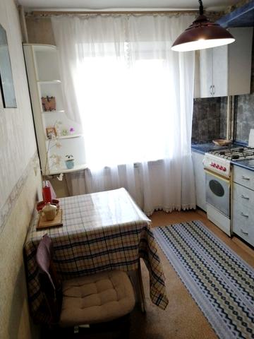 Українська вул., 8