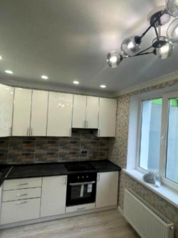 Миру вул., 53