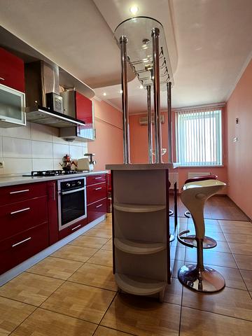 Старицького вул., 20/1