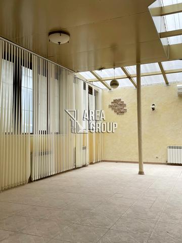 Данила Галицького вул., 11/