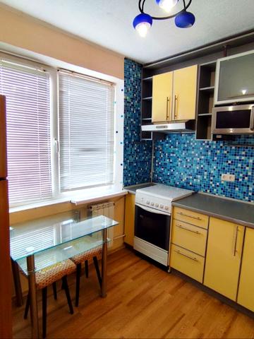 Науки просп. (Леніна), 76