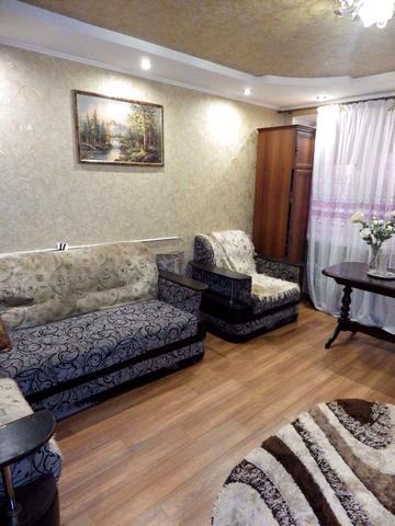 Семафорна вул., 38