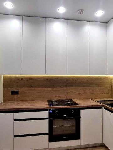 Будівельна вул., 2