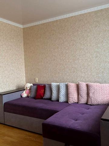 Металургів вул., 30