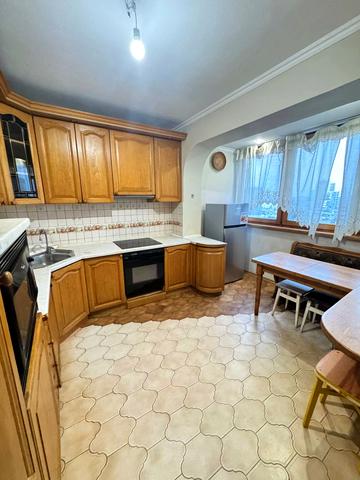 Вячеслава Чорновола вул., 14