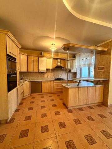 Військова вул., 2