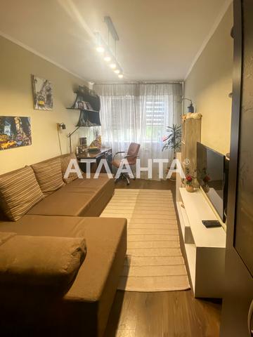 Академіка Філатова вул., 18