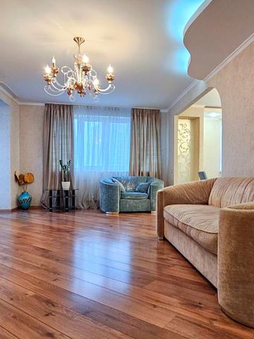 Юрія Шумського вул., 1