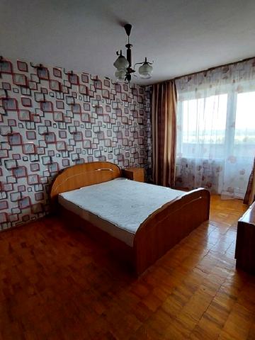 Леоніда Бикова бульв., 4