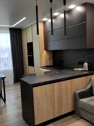 Академіка Заболотного вул., 1-Б