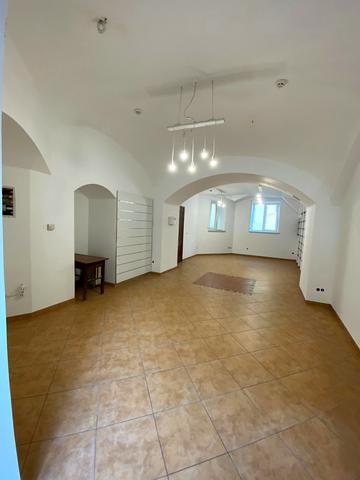 Володимира Винниченка вул. (), 4