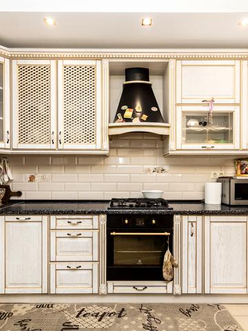 Володимира Івасюка вул., 11