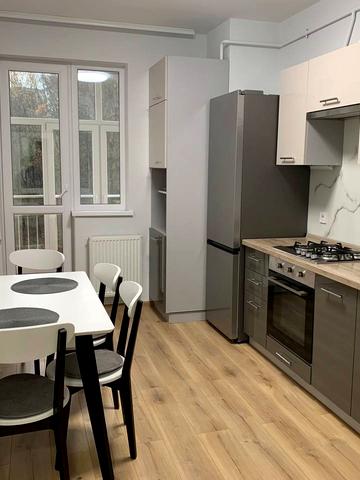 Лисеницька вул., 25