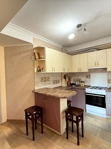 Бочарова вул., 6