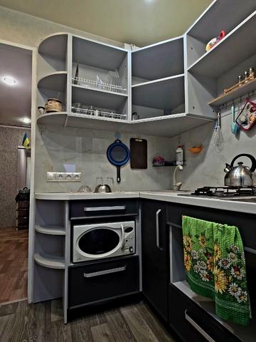 Металургів вул., 7