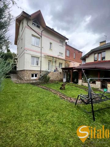 Академіка Степана Рудницького вул., 71