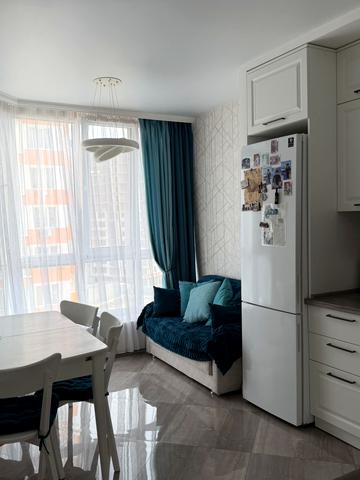 Євгена Чикаленка вул., 95/1