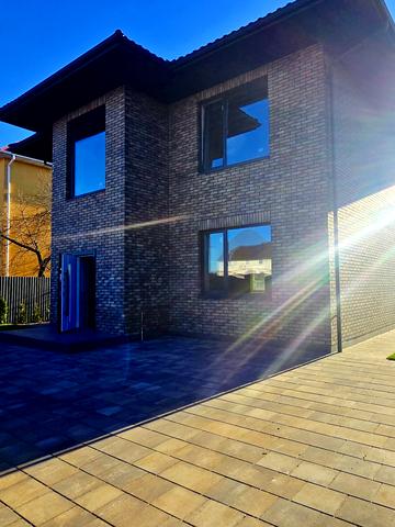 Джерельна вул., 23