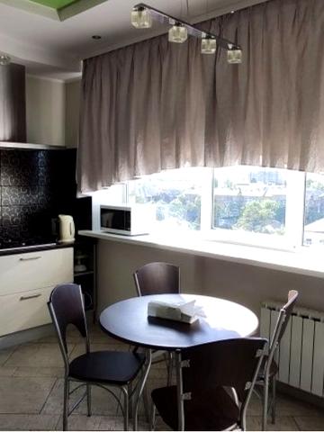 Михайла Грушевського вул., 34-А