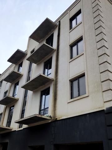 Малиновського вул., (Будинок)