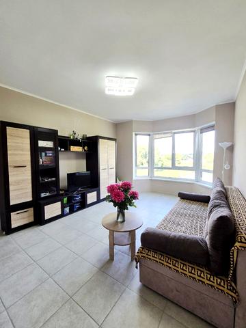 Ялтинська вул., 22