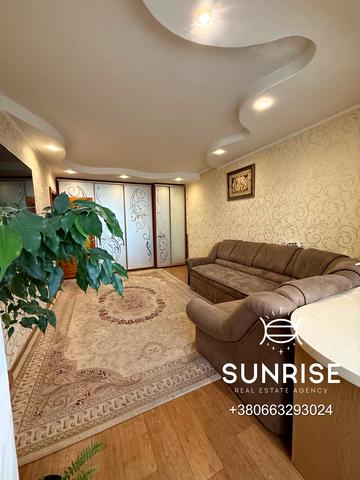 Лазурна вул., 10в