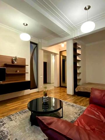 Лесі Українки бульв., 7-Б