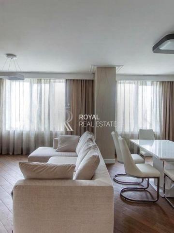 Дніпровська набережна вул., 1