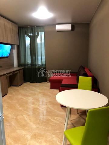 Академіка Павлова вул., 283