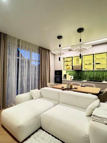 Срібляста вул., 24