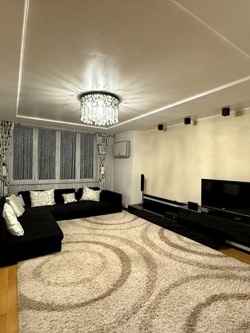 Срібнокільська вул., 1