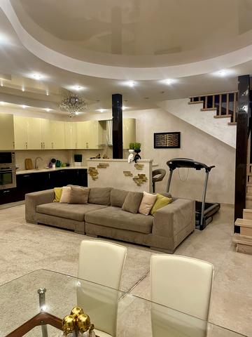 Черняховського вул., 49